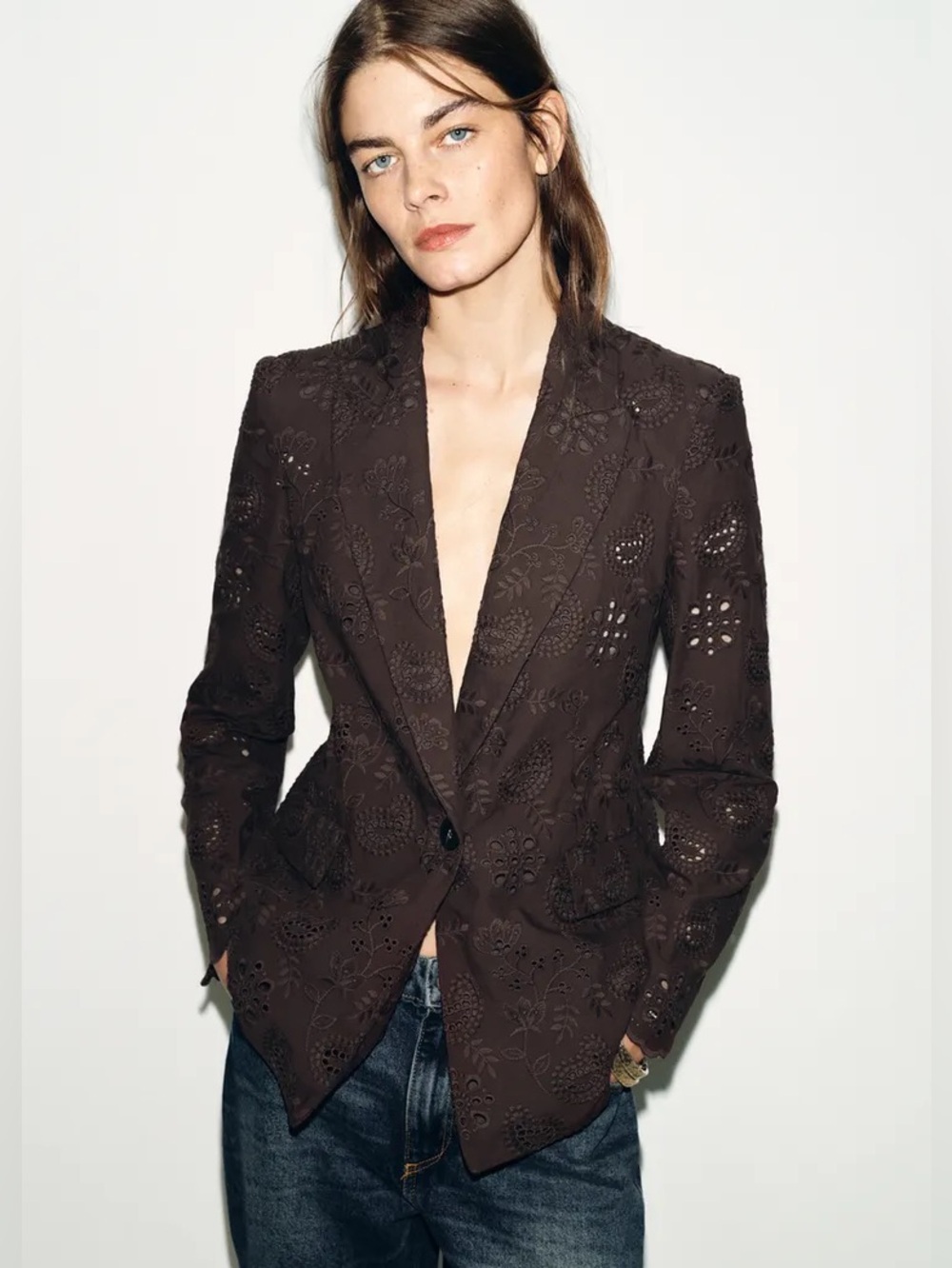 NWT Zara Eyelet STRAIGHT BLAZER WITH EMBROIDERED PERFORATED SHOULDER PADS Size L